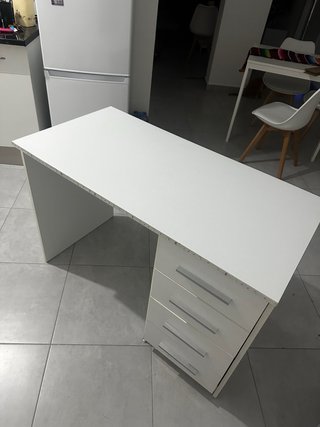 Escritorio Blanco con Cajonera