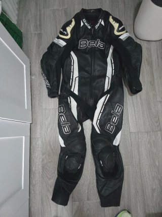Mono de Moto Bela