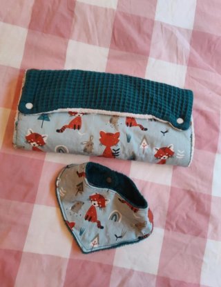 Cambiador de viaje y babero bebé -  Handmade