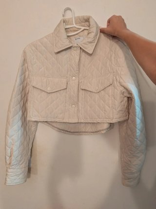 Chaqueta Acolchada Croptop Bershka