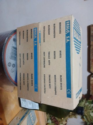 2 Cajas de Remaches Bralo