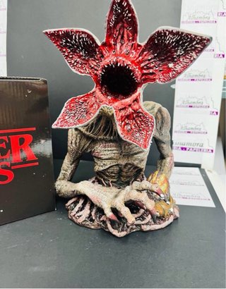 Figura Demogorgon Stranger Things Nemesis Now