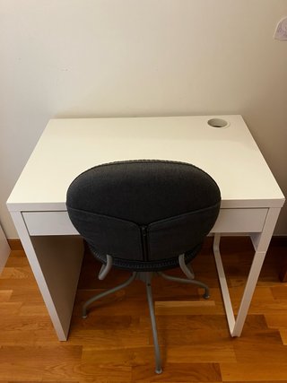 Conjunto de mesa y silla de escritorio