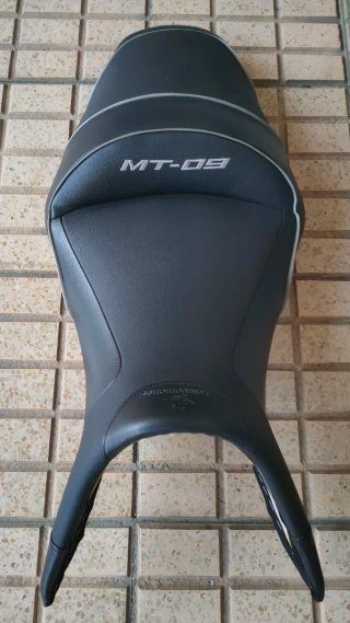 Asiento Confort Yamaha MT-09 (v1 y v2) Lolopamanes