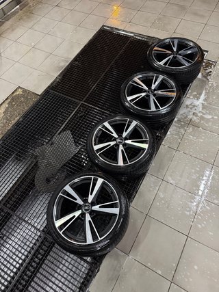 4 Llantas Audi con neumaticos 225/40/18 92y