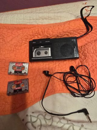 Grabadora Sanyo con 2 Cintas Sony