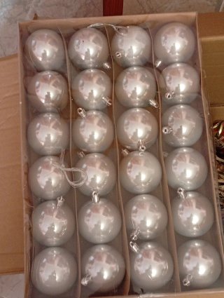 Set de 20 Bolas de Navidad Plateadas