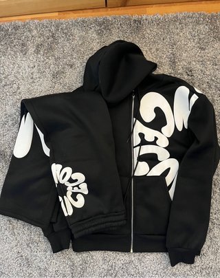 Chándal Negro con Estampado Blanco