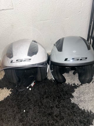 2 Cascos LS2 de moto/scooter – Gris y blanco