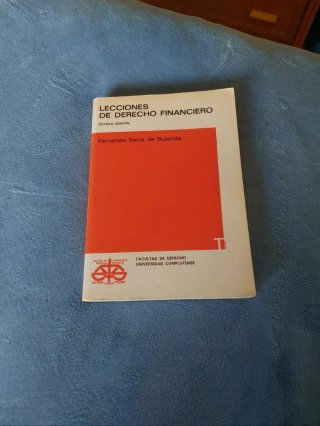 Libro lecciones "Derecho Financiero"