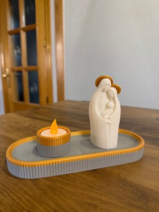 Sagrada Familia con Bandeja y Vela LED
