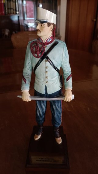 Figura de Porcelana Militar