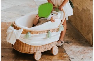 Carrito de mimbre para ceremonia