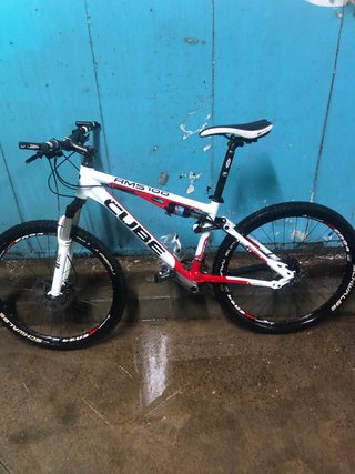Bicicleta Cube AMS 100