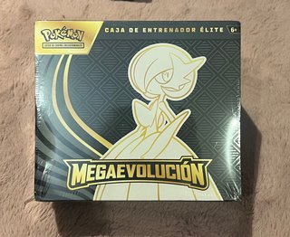 Caja de Entrenador Élite Pokémon Megaevolución