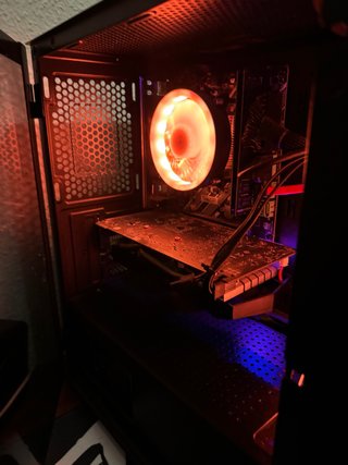 PC Sobremesa con Iluminación LED