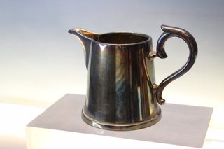 Antigua jarrita plateada Adolfo Marquet. Principios s.XX o finales del XIX.