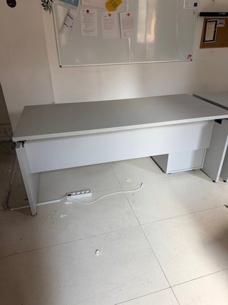 Escritorio de Oficina Gris