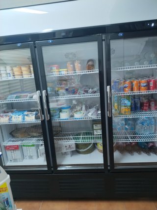 Vitrina Refrigerante de 3 Puertas