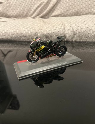 Maqueta Moto Yamaha YZR-M1 Johann Zarco