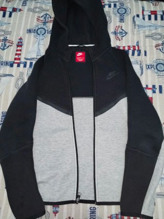 Sudadera Nike Tech Fleece Gris y Negra