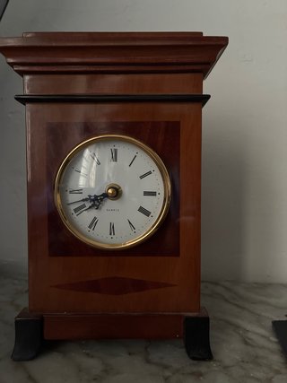 Reloj de mesa clásico de madera(solo envio)
