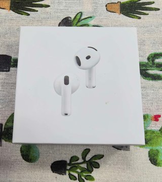 Apple AirPods 4 ANC