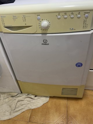 Secadora de Condensación Indesit