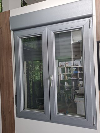 Ventana de PVC Plata con Mosquitera