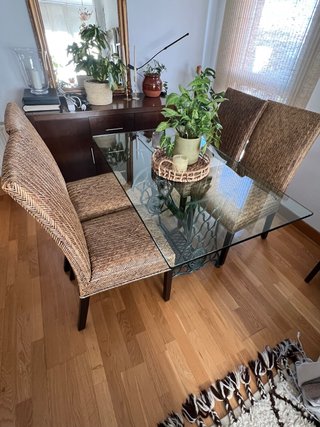 Conjunto Mesa de Cristal y 4 Sillas