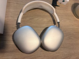 Apple AirPods Max USB-C Starlight