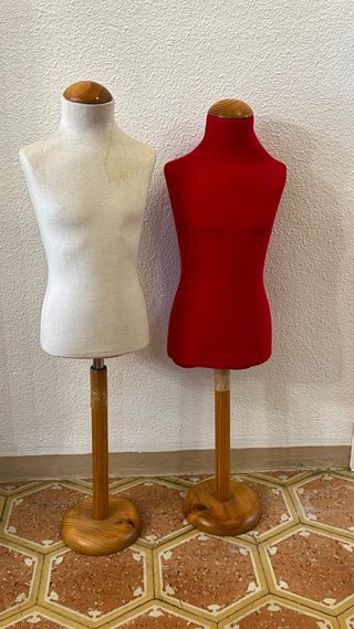 Due manichini per bambini