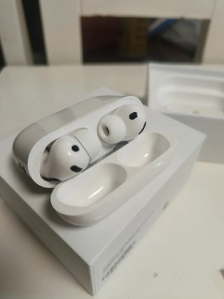 AirPods Pro 3, solo abiertos sin usar