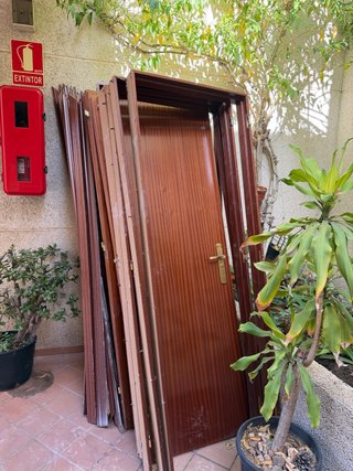 Puertas de madera de sapelly