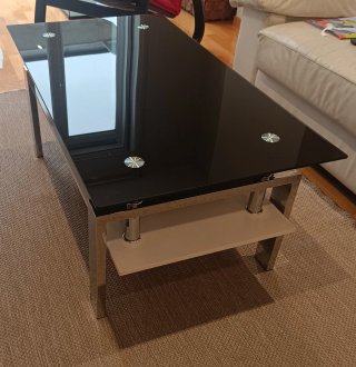 Mesa de centro de cristal y metal