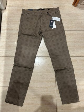 Pantalón Slim Myron Walnut Guess