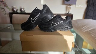 Zapatillas Nike zoom Vomero 5.