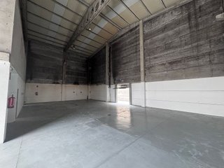 Nave industrial en alquiler en Oroso