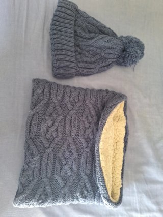 Conjunto de Gorro y Cuello Azul