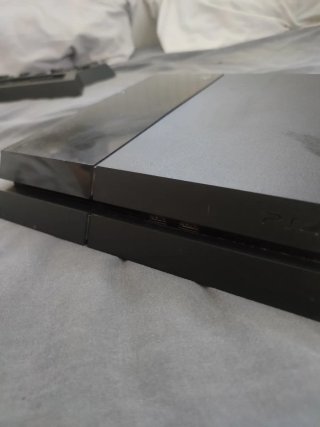 PlayStation 4 (PS4) con soporte de ventilación