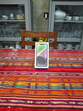 Caja iPhone 14 Plus negro