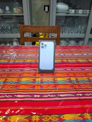 Caja iPhone 13 Pro Max azul
