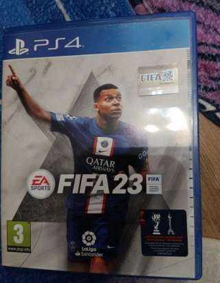 FIFA 23 y FIFA 25 para PS4