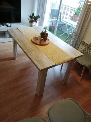 Mesa de Comedor de Madera