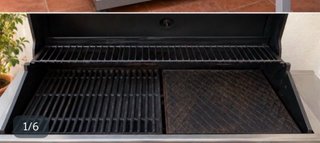 Parrilla de Metal Negra