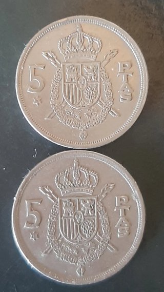 2 Monedas de 5 Pesetas 1975
