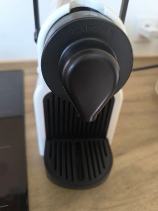 Cafetera Nespresso Inissia Blanca