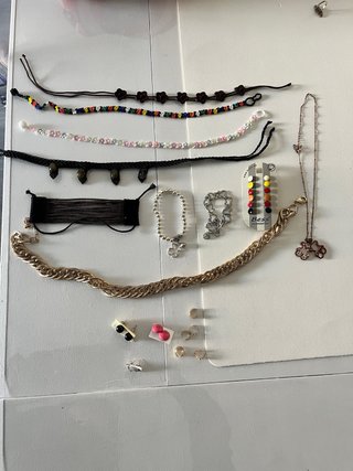 Set di bijoux: collane, bracciali, orecchini
