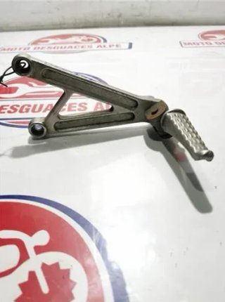 Estribera delantera izquierda DERBI GPR 50 2005
