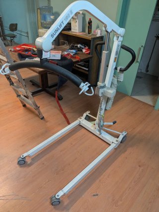 Grúa eléctrica SUNLIFT 130 E movilida reducida